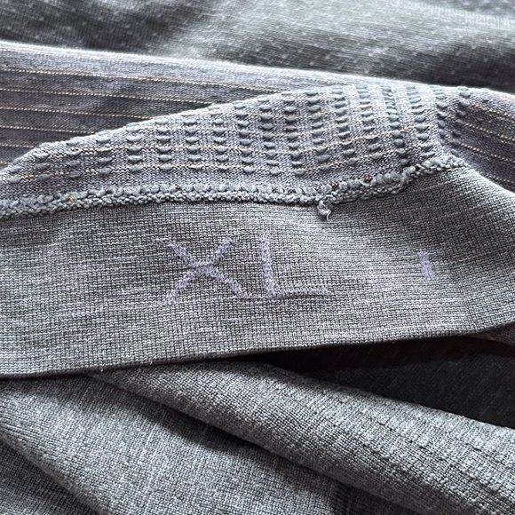 🍋LIKE NEW Lululemon Swiftly tech short sleeve tee - Picture 6 of 6